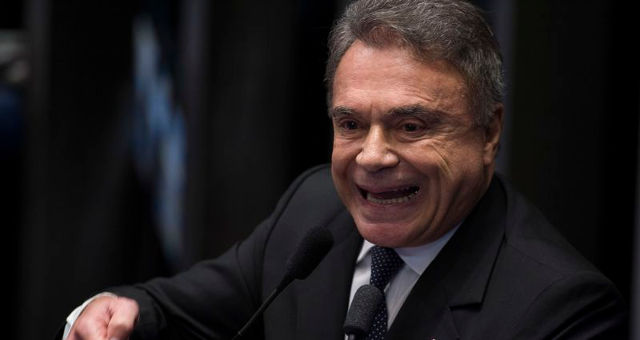Brasília - O senador Álvaro Dias, fala durante o quinto dia de julgamento final do processo de impeachment da presidenta afastada, Dilma Rousseff, no Senado (Fabio Rodrigues Pozzebom/Agência Brasil)