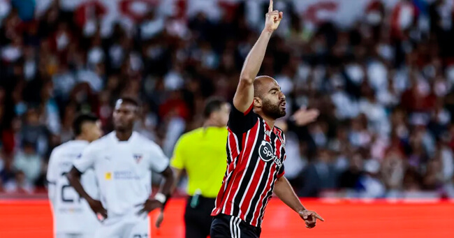 São Paulo perde para a LDU mas gol de Lucas alivia desvantagem na Sul