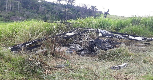 aviao-braganca-iloveimg-resized