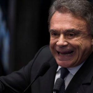 Brasília -  O  senador Álvaro Dias, fala durante o quinto dia de julgamento final do processo de impeachment da presidenta afastada, Dilma Rousseff, no Senado (Fabio Rodrigues Pozzebom/Agência Brasil)