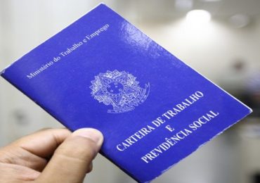 Carteira-de-Trabalho-Foto-de-Frederico-Haikal