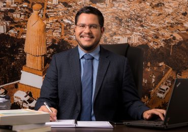 O prefeito de Caraguatatuba, Aguilar Junior, realizou uma entrevista nesta Quinta-feira 29/06/2023 na Radio e Tv Metropolitana no Programa Radar Noticioso. Confira!