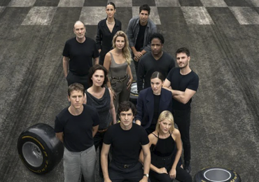 Confira a primeira foto do elenco de 'Senna', nova minissérie da Netflix sobre a vida do piloto