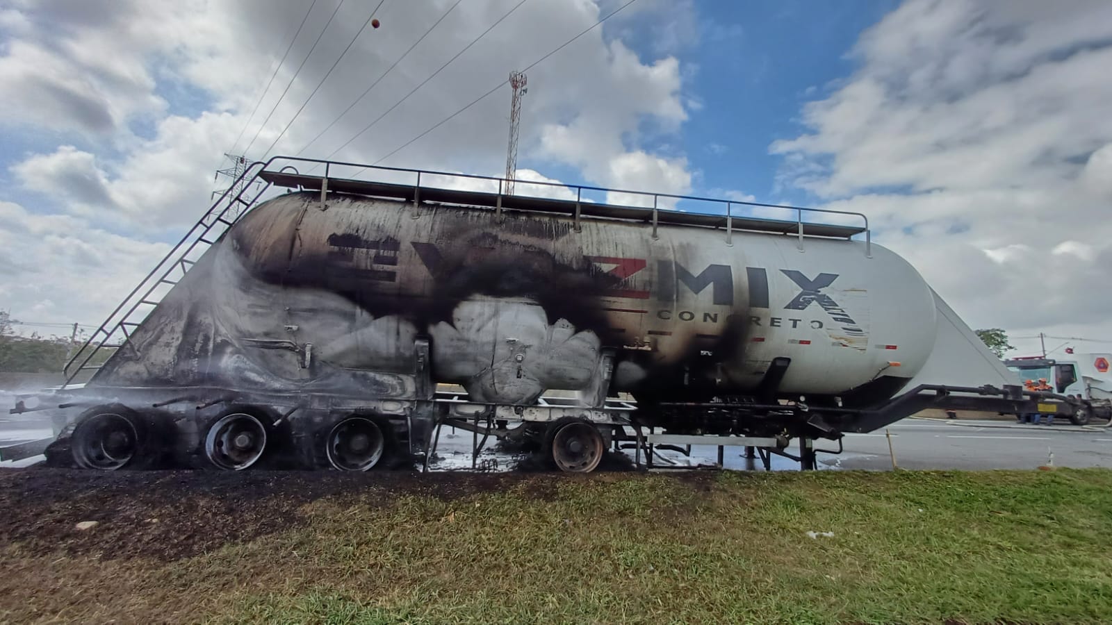 WhatsApp Image 2025-10-14 at 09.48.36 (1)